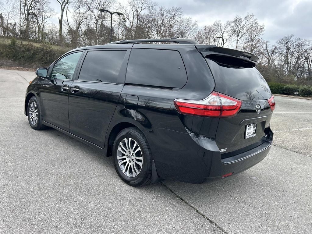 2019 Toyota Sienna XLE
