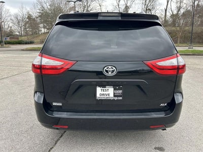 2019 Toyota Sienna XLE