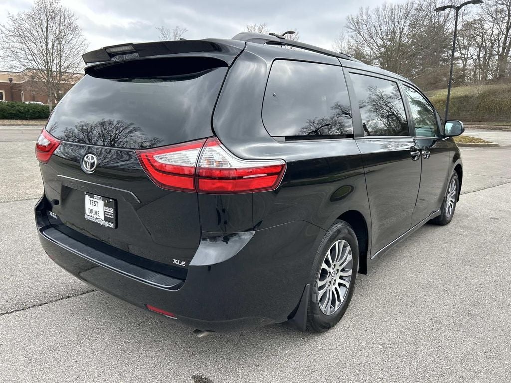 2019 Toyota Sienna XLE