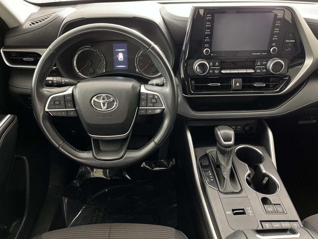 2022 Toyota Highlander LE
