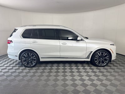 2025 BMW X7 xDrive40i