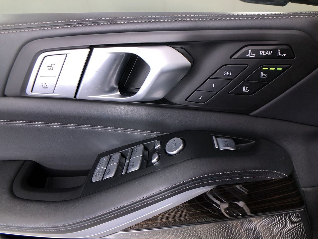 2021 BMW X7 M50i
