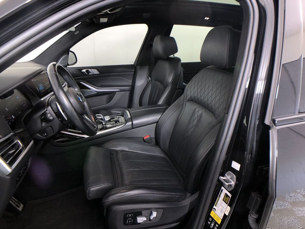 2021 BMW X7 M50i