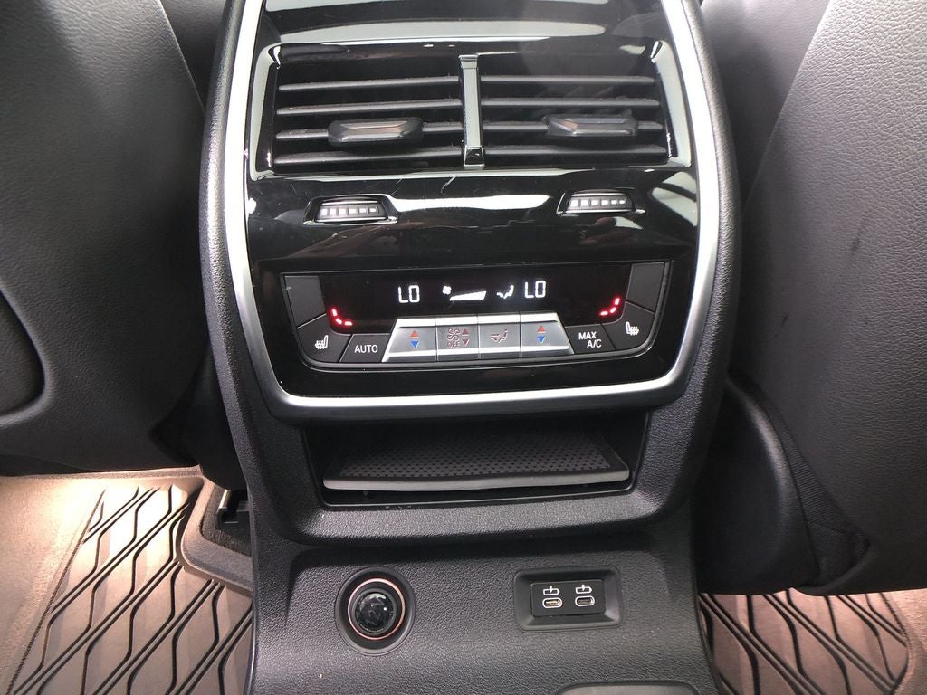 2021 BMW X7 M50i