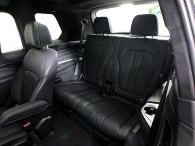 2021 BMW X7 M50i