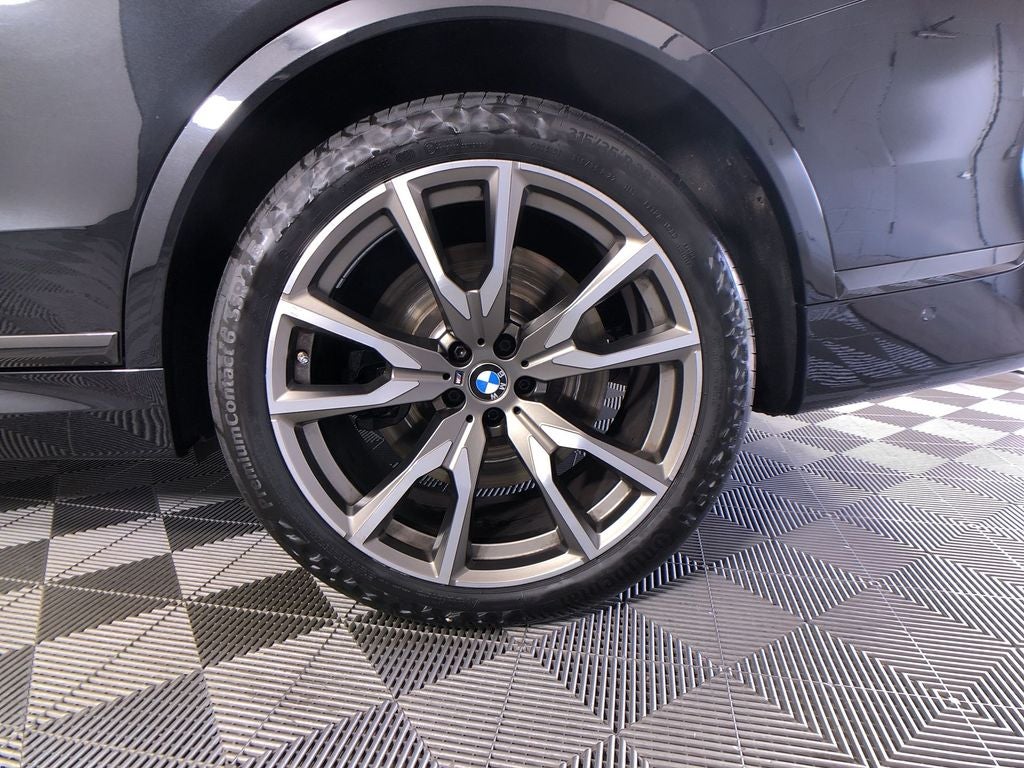 2021 BMW X7 M50i