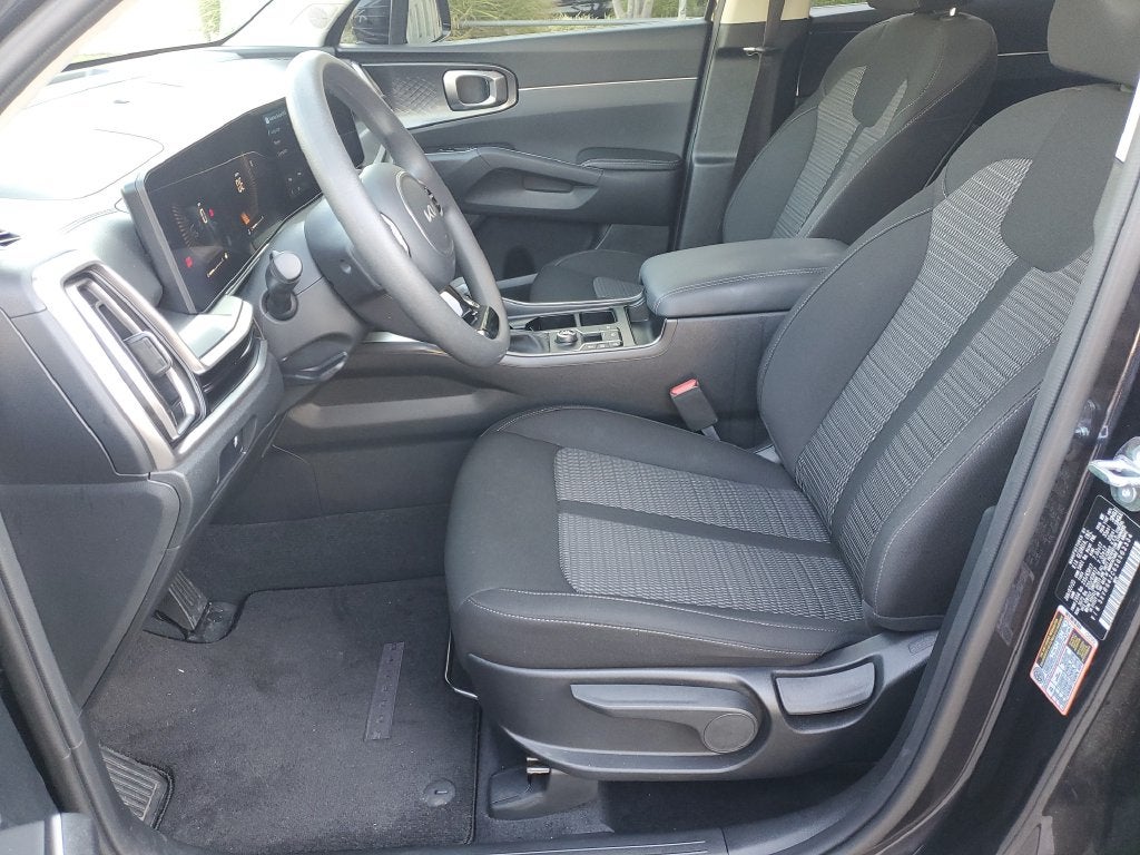 2025 Kia Sorento LX