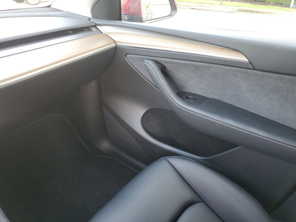 2025 Tesla Model Y Long Range