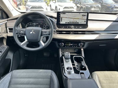 2025 Mitsubishi Outlander SE
