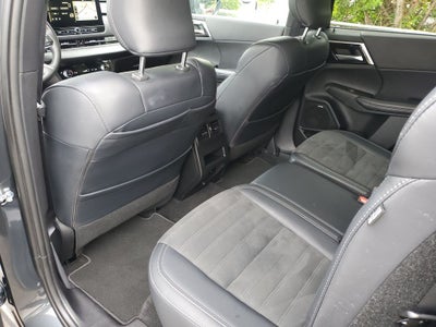 2025 Mitsubishi Outlander SE