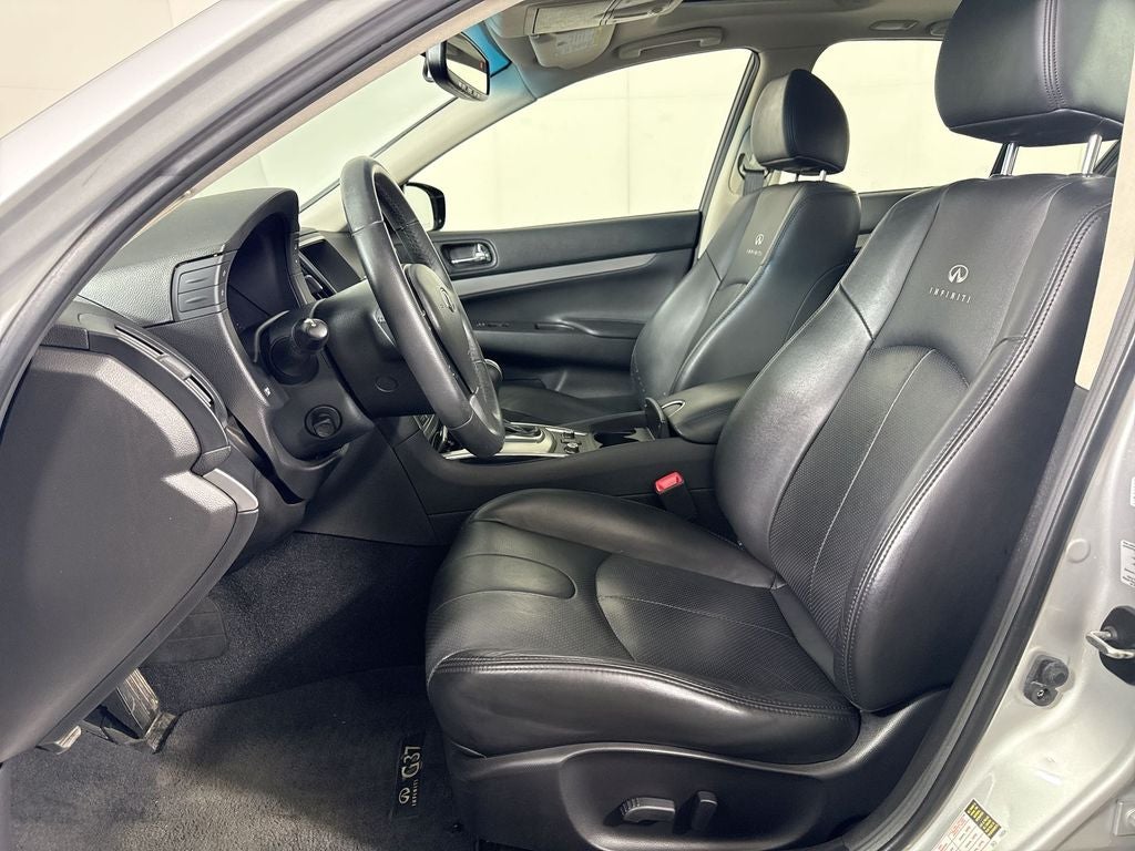 2013 INFINITI G37 X
