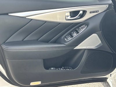 2023 INFINITI Q50 LUXE