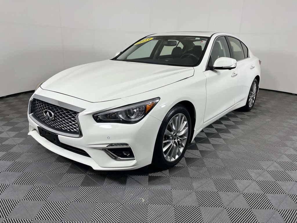 2023 INFINITI Q50 LUXE