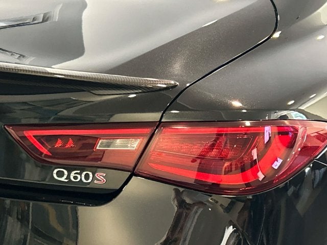 2022 INFINITI Q60 Red Sport 400