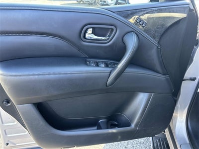 2023 INFINITI QX80 LUXE