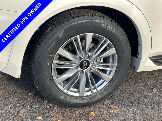 2024 INFINITI QX80 LUXE