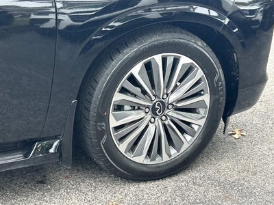 2026 INFINITI QX80 LUXE