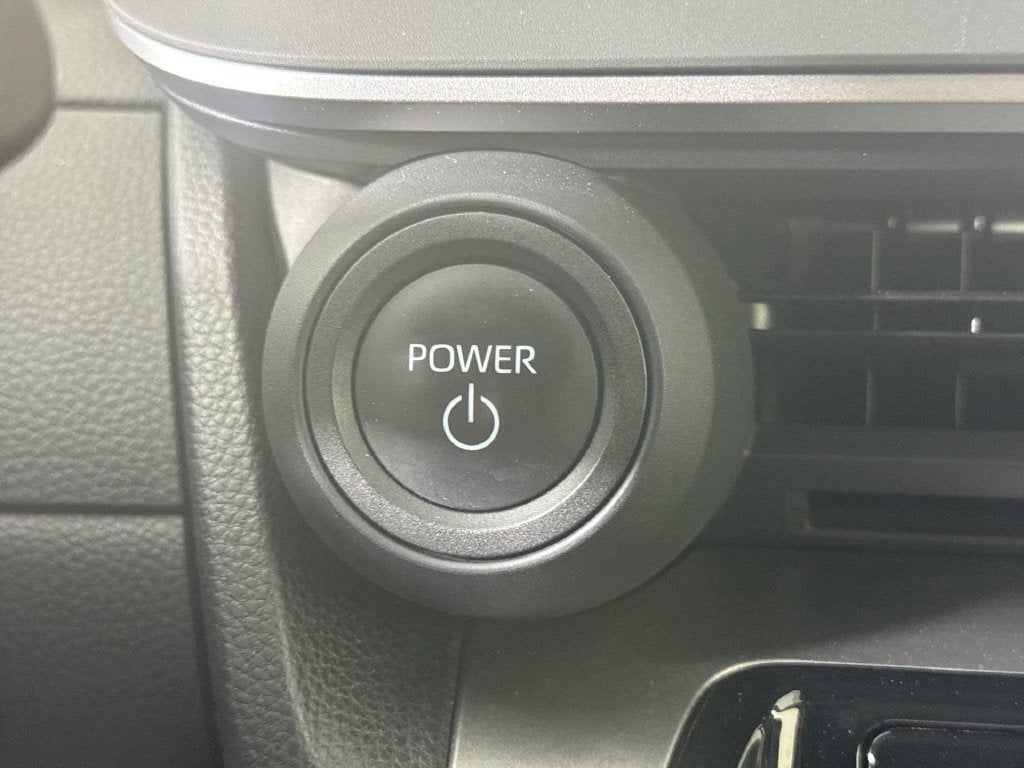 2025 Toyota Prius LE