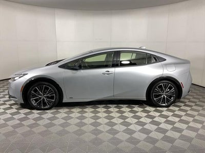 2025 Toyota Prius XLE