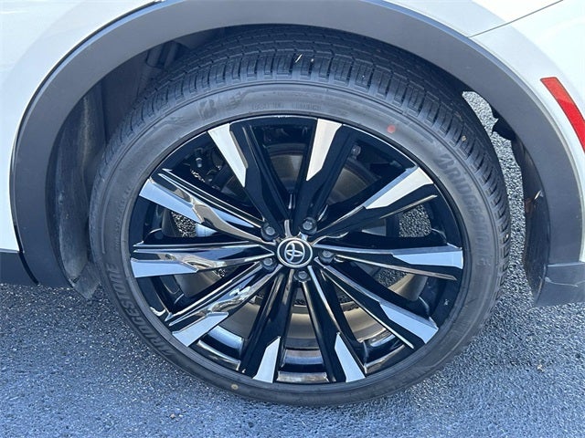 2023 Toyota Crown Platinum