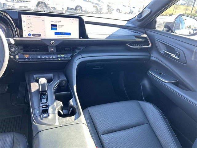 2023 Toyota Crown Platinum