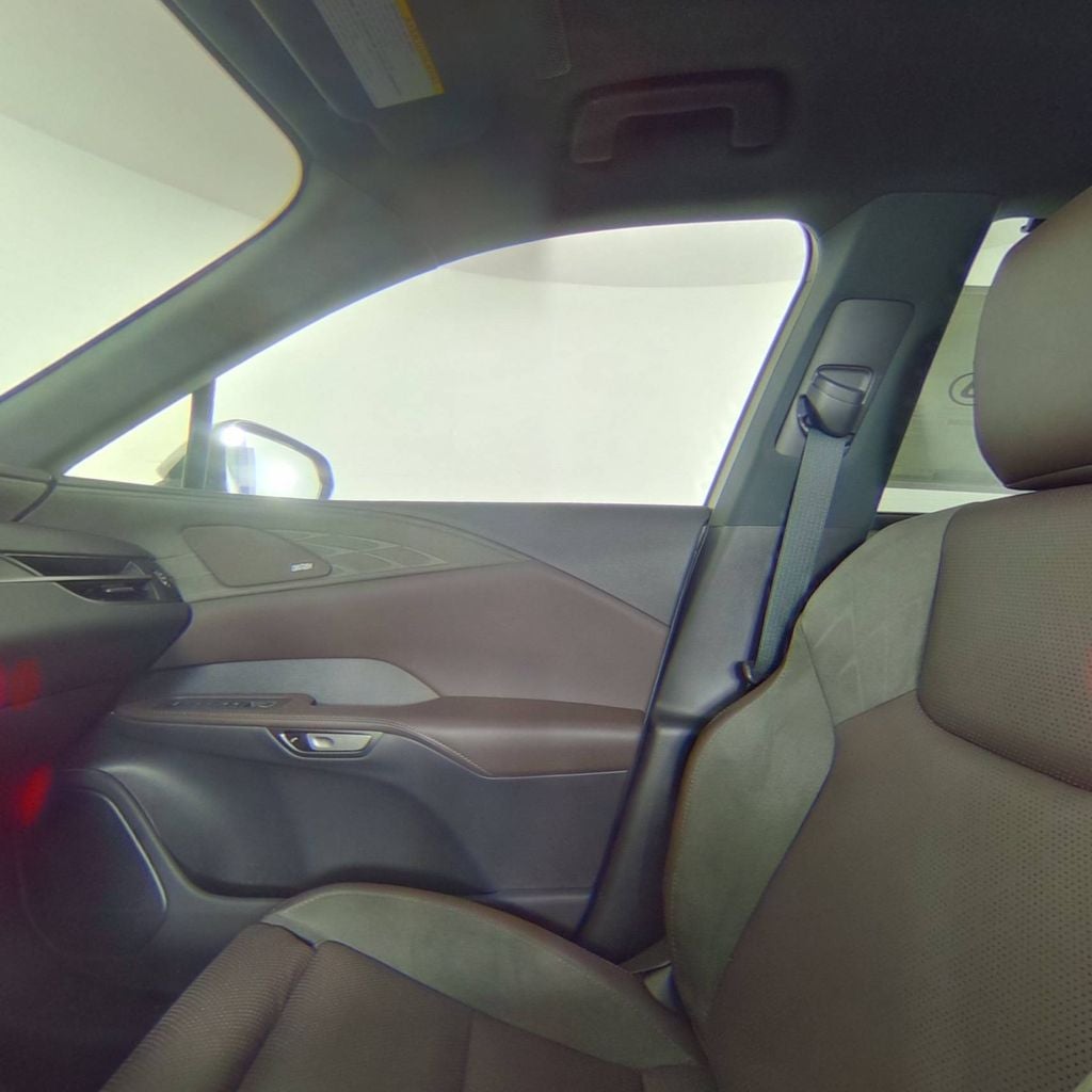 2025 Lexus RX 450h+ Luxury