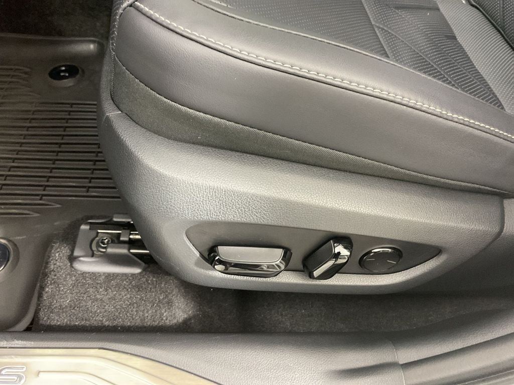 2025 Lexus NX 450h+ Luxury