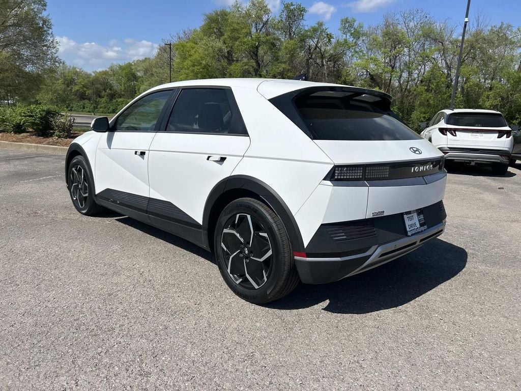 2024 Hyundai IONIQ 5 SE