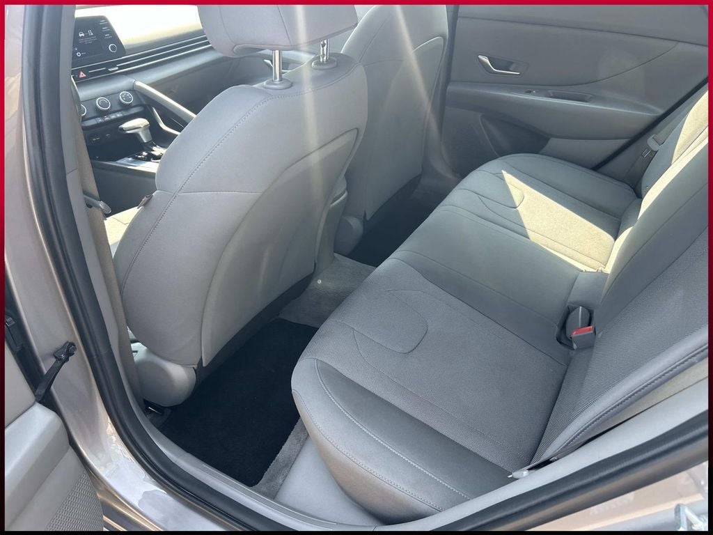 2023 Hyundai Elantra SE