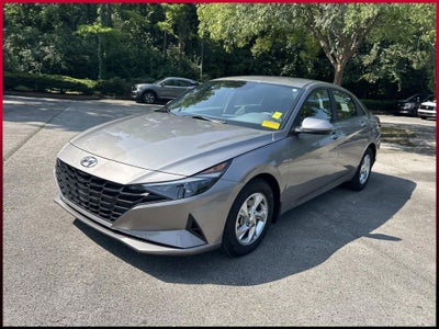2023 Hyundai Elantra SE