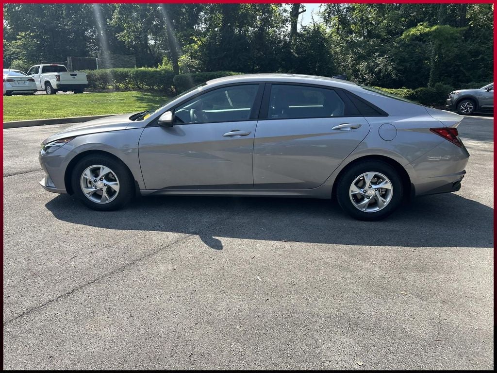 2023 Hyundai Elantra SE