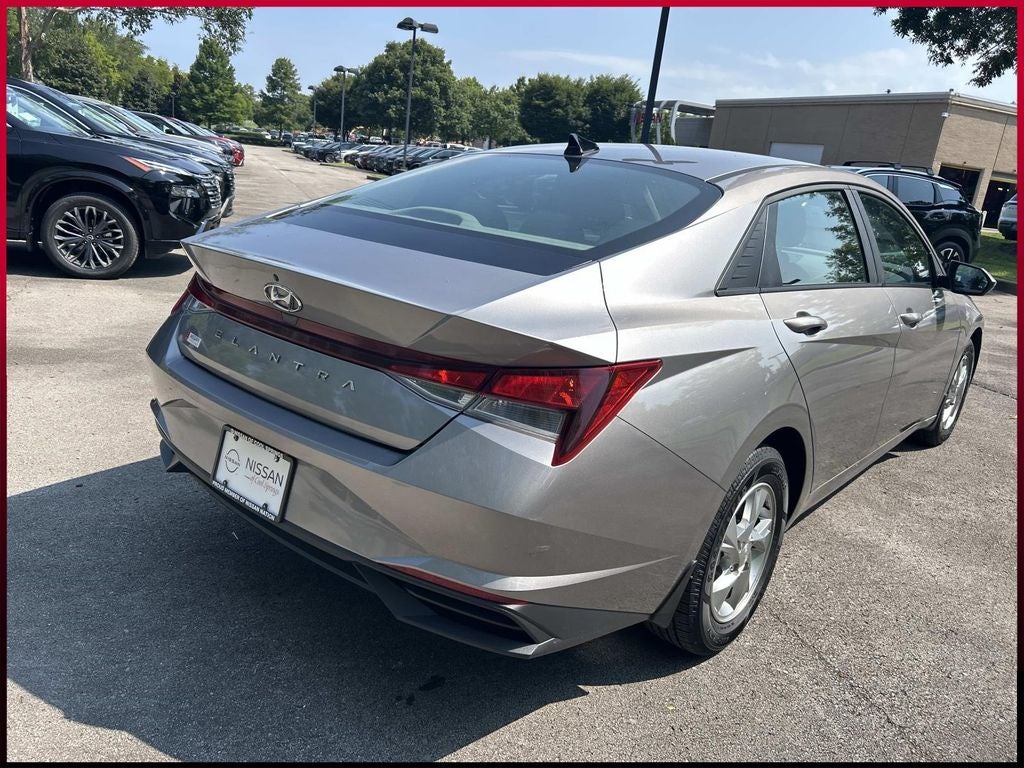 2023 Hyundai Elantra SE