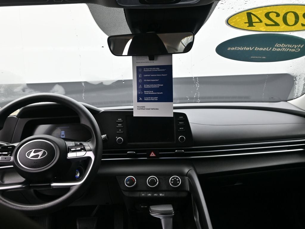 2024 Hyundai Elantra SE
