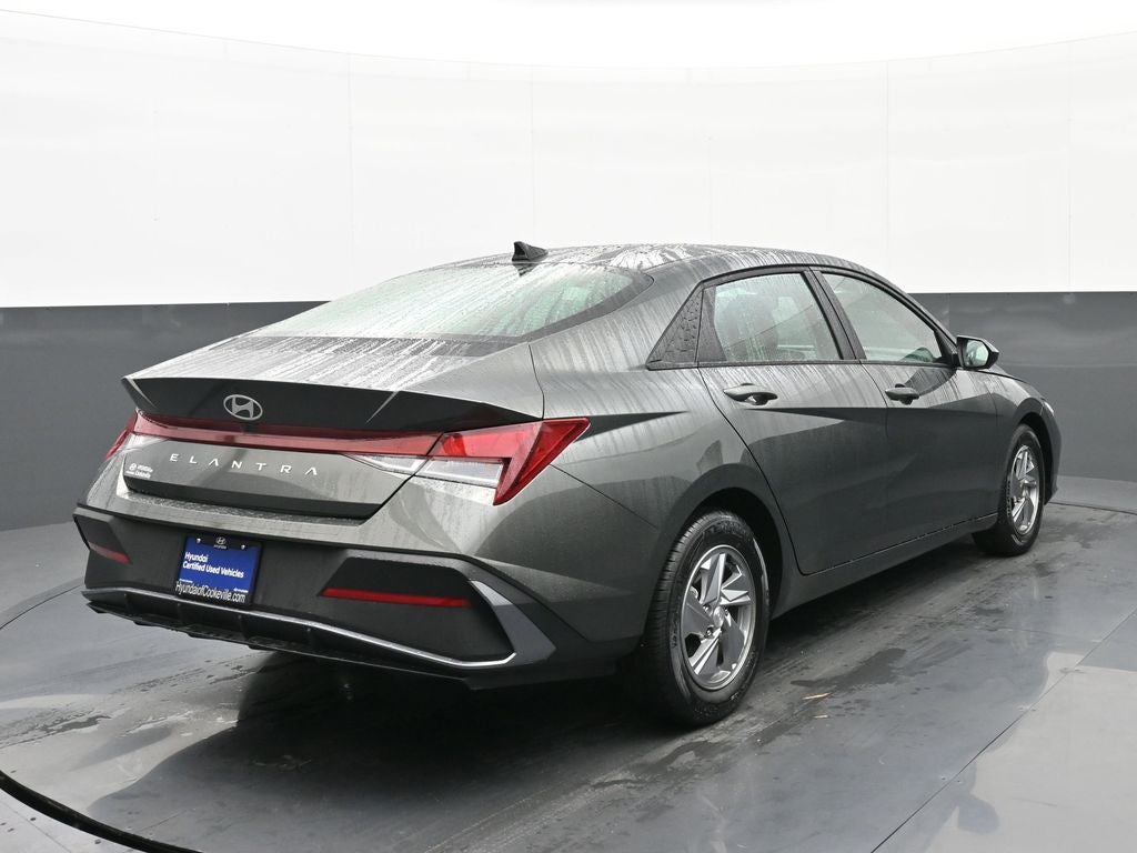 2024 Hyundai Elantra SE