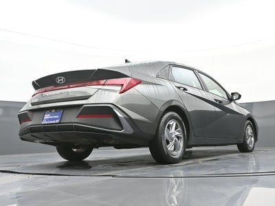 2024 Hyundai Elantra SE