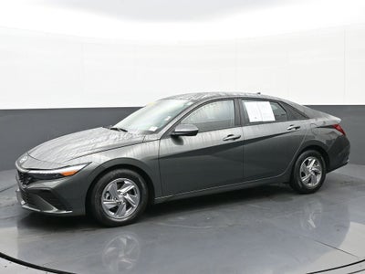 2024 Hyundai Elantra SE