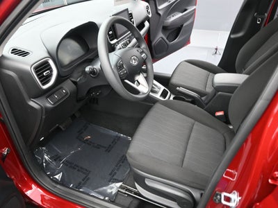 2025 Hyundai Venue SE