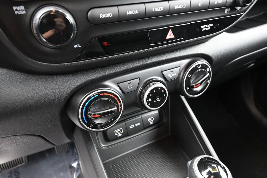 2025 Hyundai Venue SE