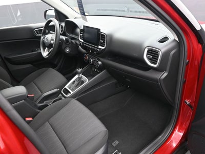 2025 Hyundai Venue SE