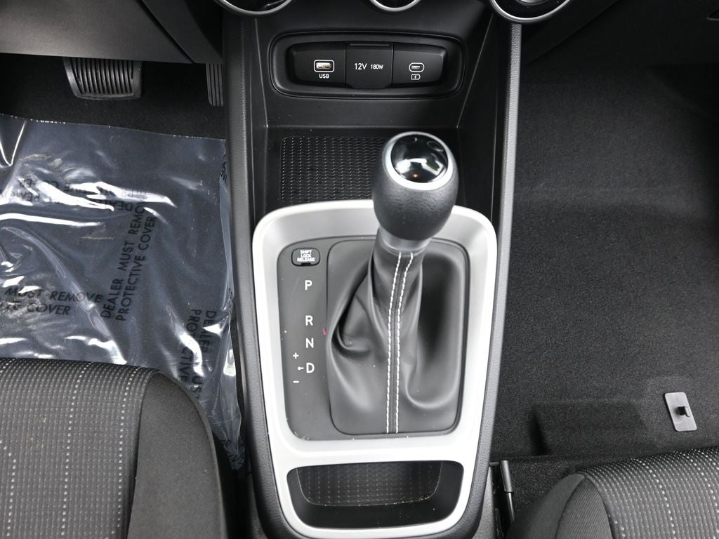 2025 Hyundai Venue SE