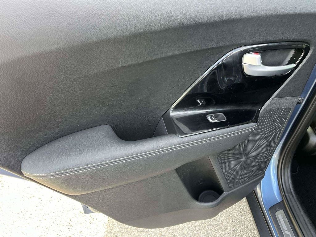 2022 Kia Niro Plug-In Hybrid EX Premium