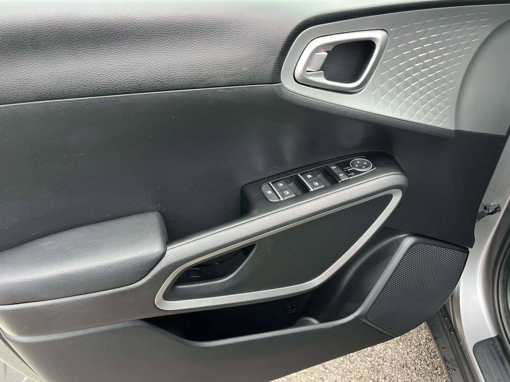 2025 Kia Soul Base