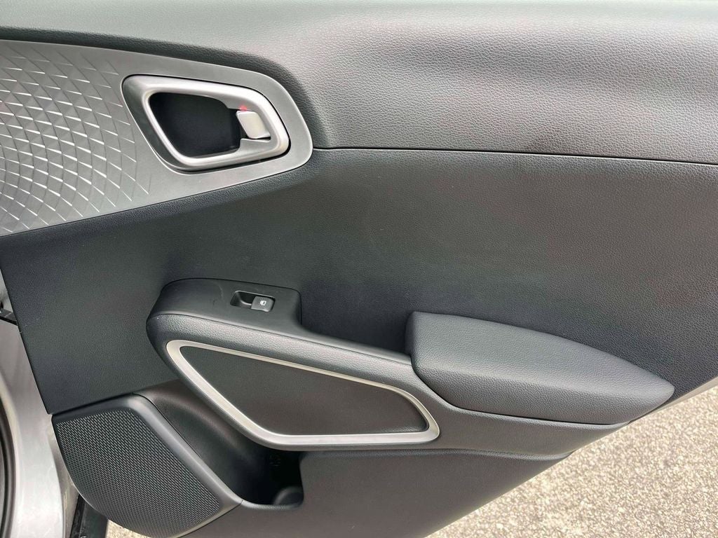 2025 Kia Soul Base