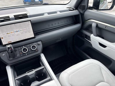 2025 Land Rover Defender X-Dynamic SE