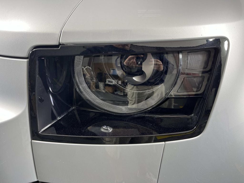 2023 Land Rover Defender 110 SE