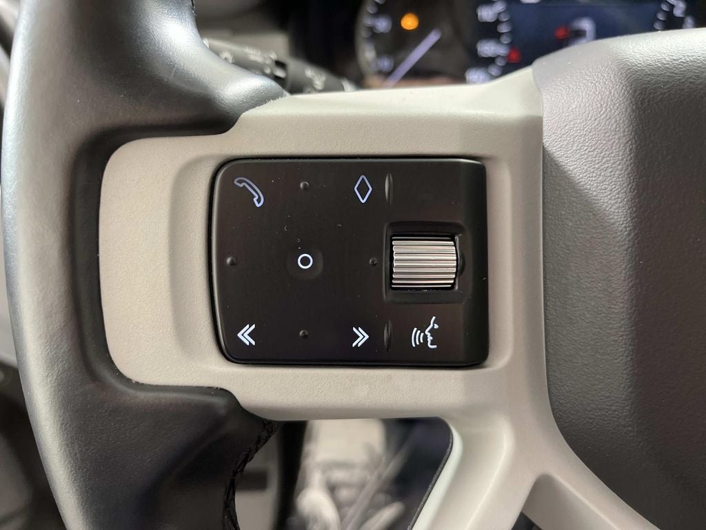 2023 Land Rover Defender 110 SE