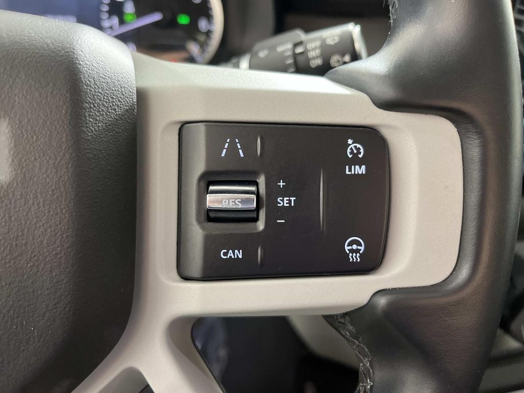 2023 Land Rover Defender 110 SE