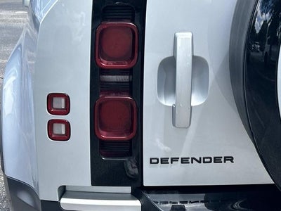 2024 Land Rover Defender 110 SE
