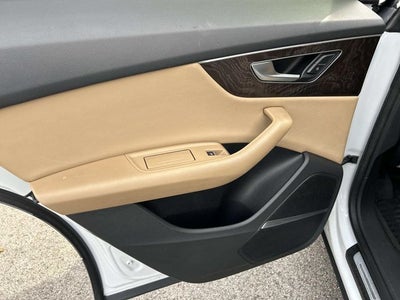 2020 Audi Q8 55 Premium Plus quattro