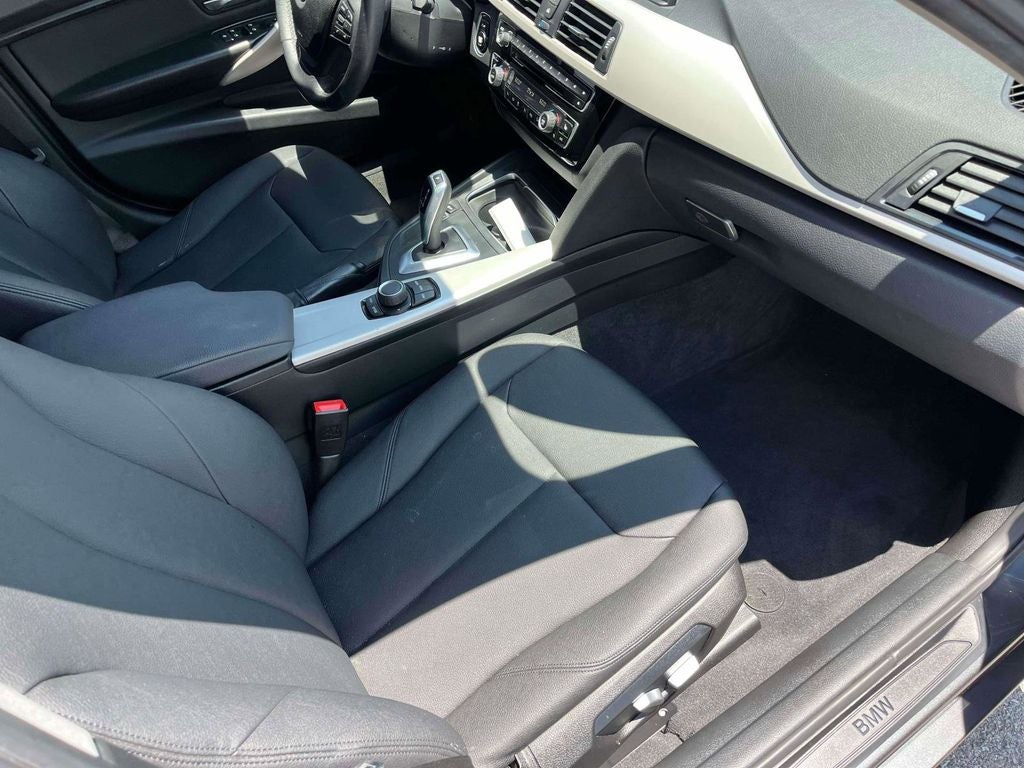 2018 BMW 3 Series 320i